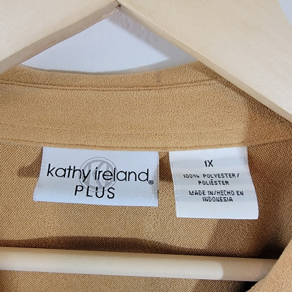 Kathy Ireland Tan Soft Suede Button-Up Shirt Sz M 3/4 Sleeve Academia Minimalist - Picture 10 of 11